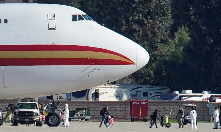 Anh thuê máy bay dân sự chở 110 người sơ tán khỏi Vũ Hán